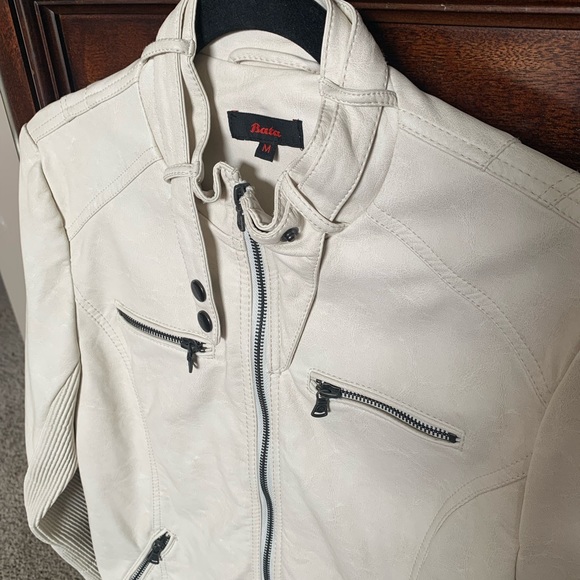 Women's Gorgeous Leather Jacket, purchased in Italy**** - Picture 4 of 15